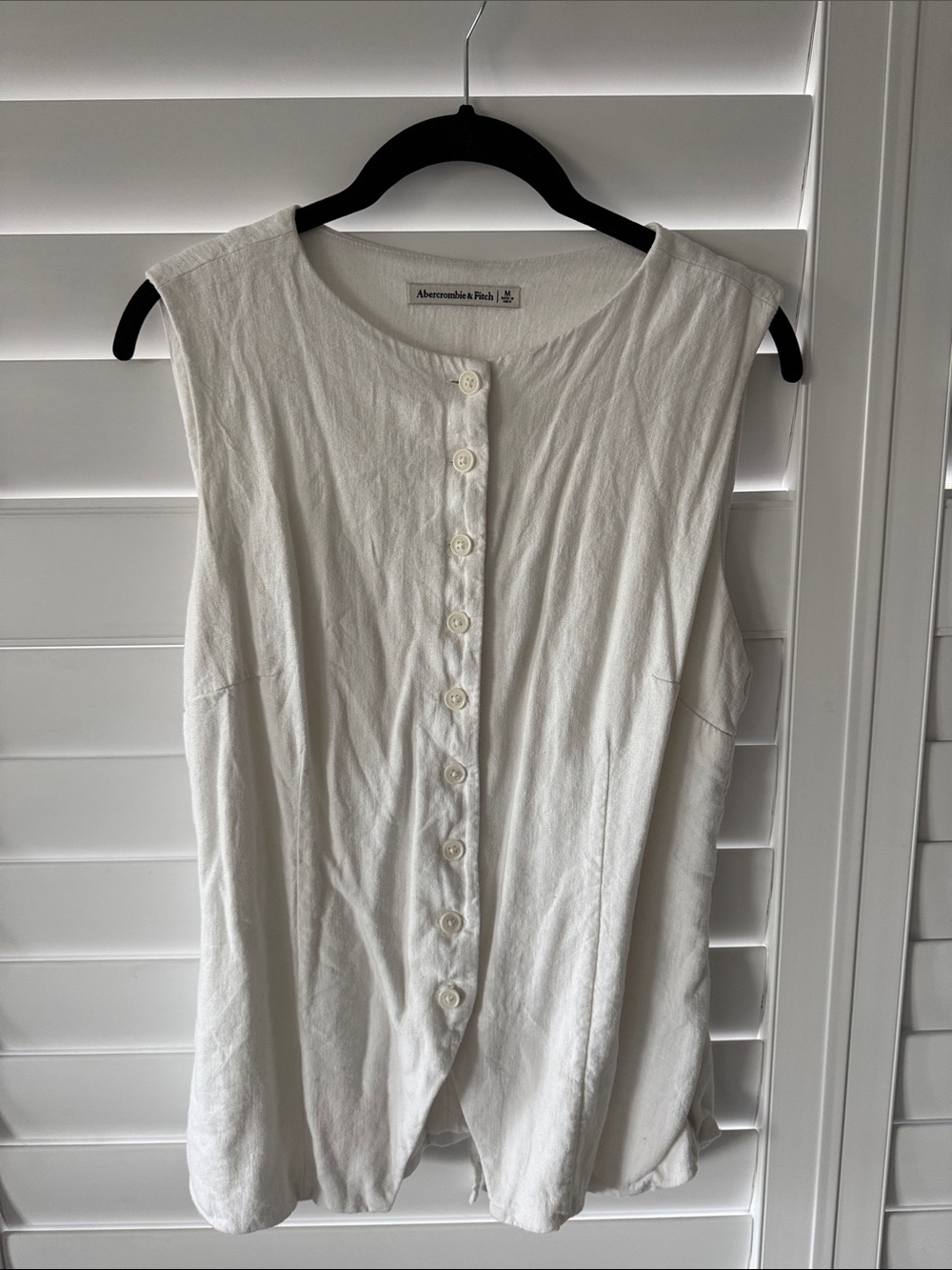 Abercrombie & Fitch White Sleeveless Button Front Top